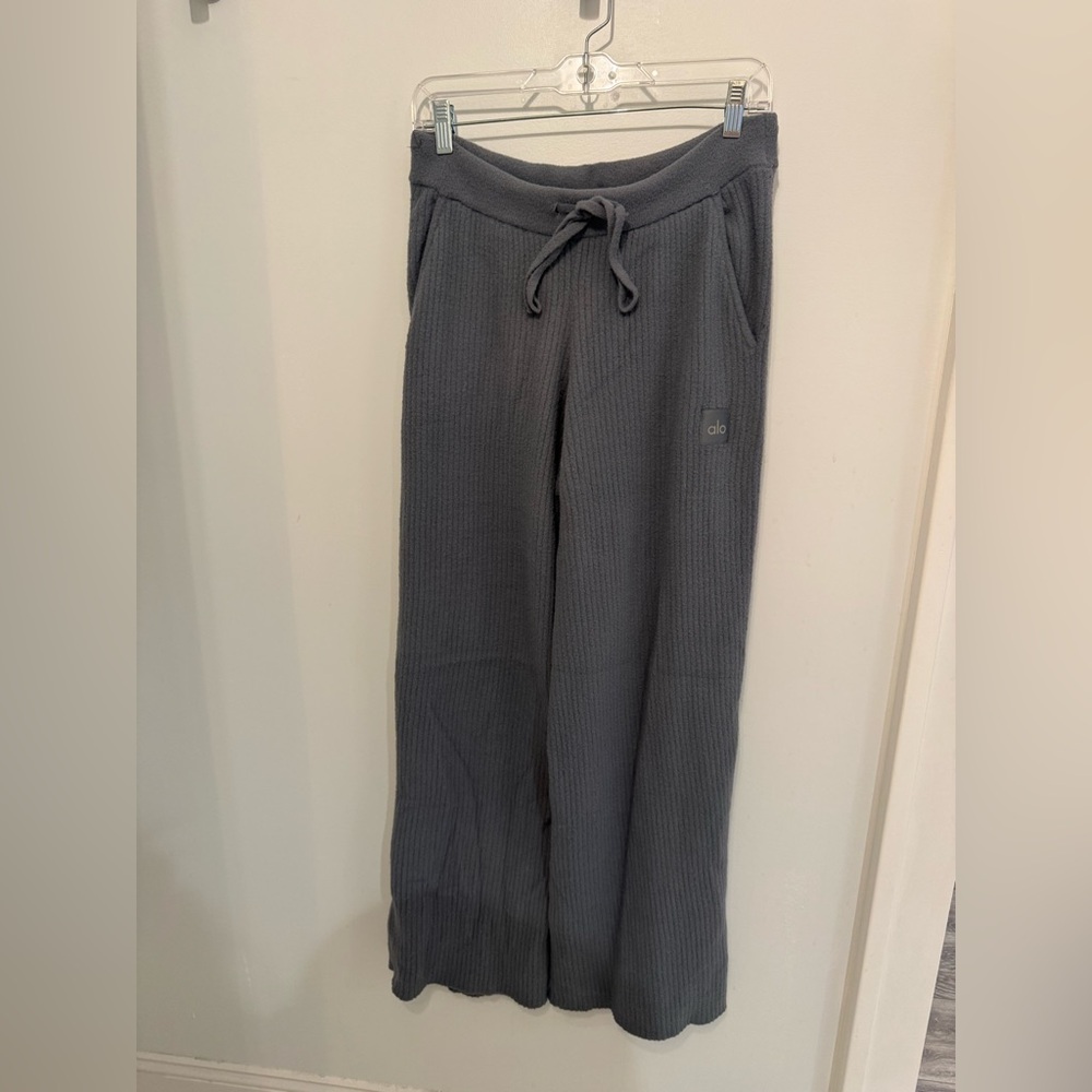 ALO Snuggle Up Sweater High-Waist Wide Leg Pant EUC Size Medium - Picture 3 of 6